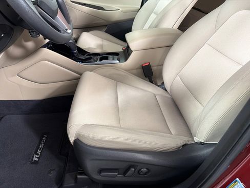 Used 2017 Hyundai Tucson SE AWD/4WD image 12