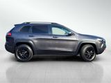 Used 2019 Jeep Cherokee Trailhawk image 3