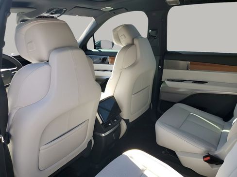 New 2026 Cadillac Vistiq Luxury w/ LPO, Floor Liner Package image 18