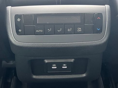 New 2026 Nissan Pathfinder SL image 6