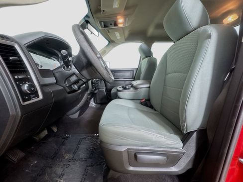 Used 2017 RAM 1500 Express w/ Express Value Package AWD/4WD image 35