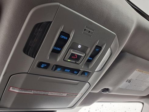 Used 2022 Toyota Highlander XLE image 21