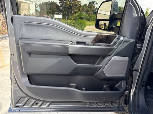 Certified 2025 Ford F250 Lariat w/ Tremor Off-Road Package AWD/4WD image 28