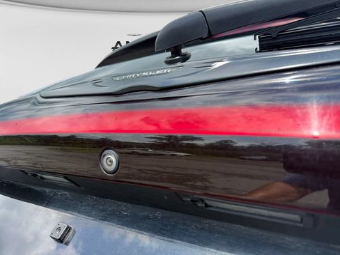 Used 2021 Chrysler Pacifica Touring-L w/ Premium & Safety Sphere Group AWD/4WD image 17