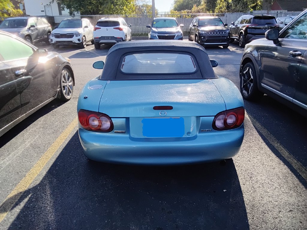 Used 2002 MAZDA MX-5 Miata RWD image 8