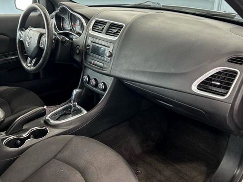 Used 2013 Dodge Avenger SE image 21