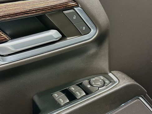 Used 2024 GMC Sierra 1500 Elevation image 15