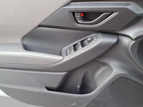 Certified 2025 Subaru Crosstrek 2.0i Premium image 14