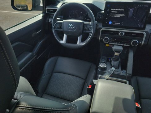 Used 2025 Toyota Tacoma Limited image 13