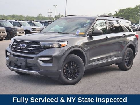 Used 2020 Ford Explorer XLT w/ Equipment Group 202A AWD/4WD image 2