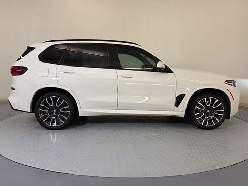 Used 2024 BMW X5 sDrive40i w/ M Sport Package RWD image 8
