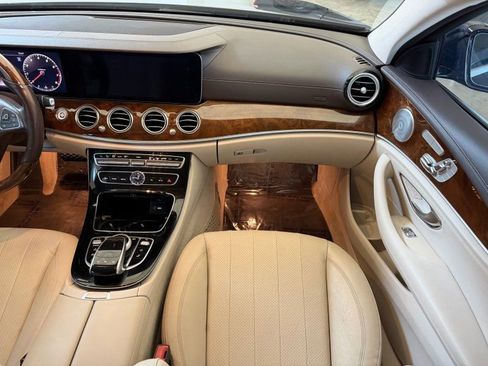 Used 2018 Mercedes-Benz E 400 4MATIC Wagon w/ Premium 2 Package image 20