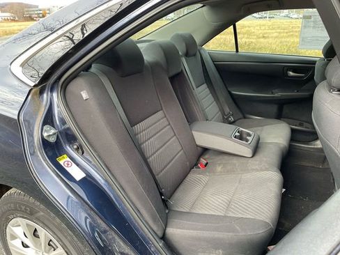 Used 2015 Toyota Camry LE image 6