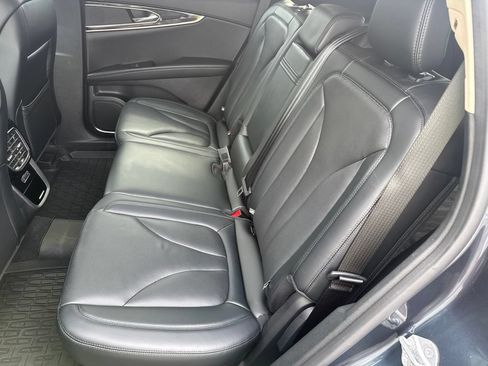 Used 2023 Lincoln Nautilus Reserve AWD/4WD image 18