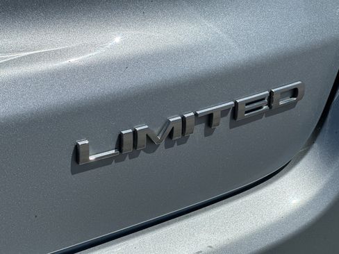 Used 2025 Jeep Compass Limited AWD/4WD image 26