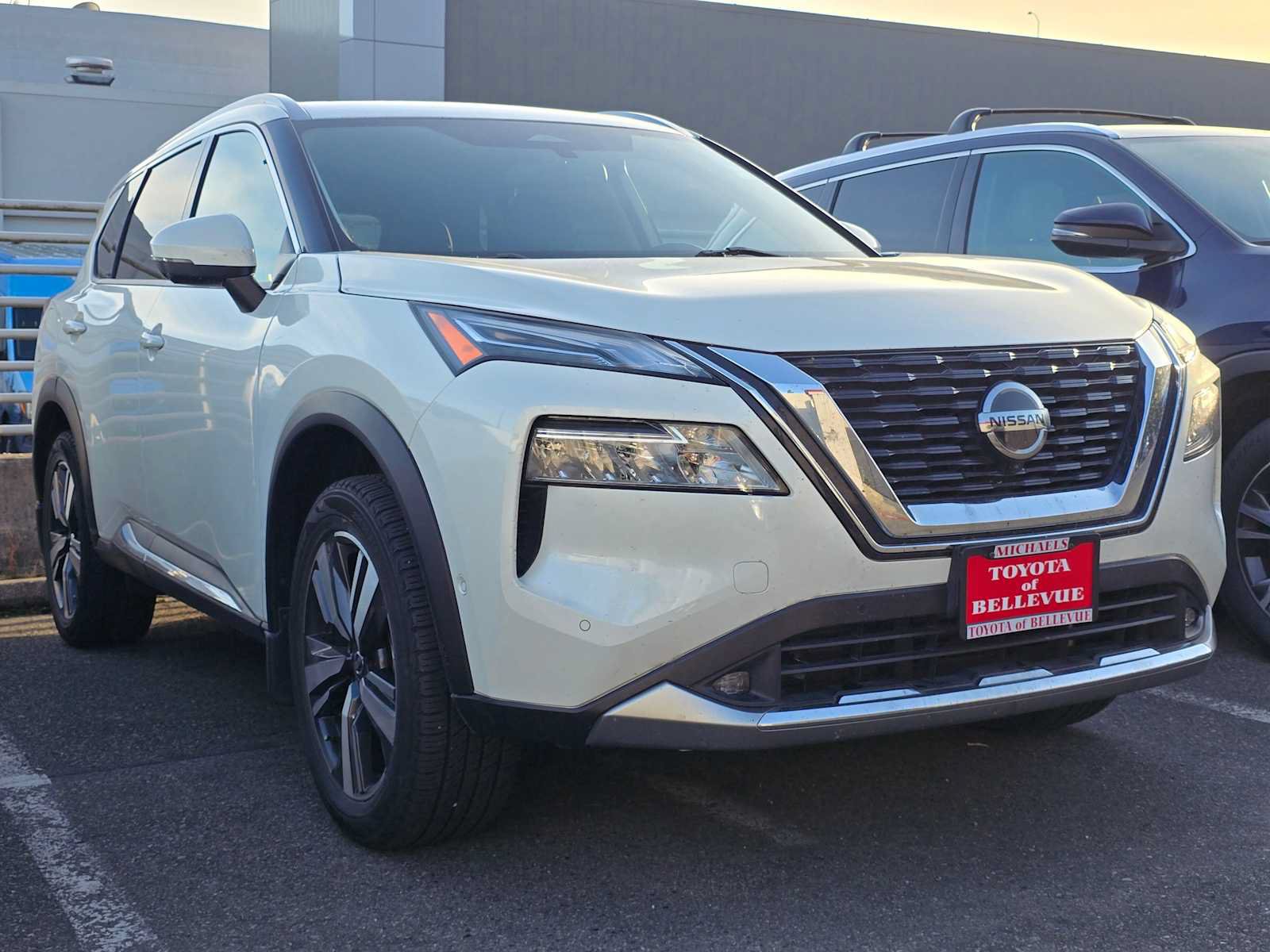 Used 2021 Nissan Rogue Platinum AWD/4WD image 3