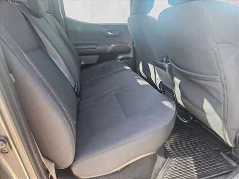 Used 2019 Toyota Tacoma TRD Sport AWD/4WD image 19