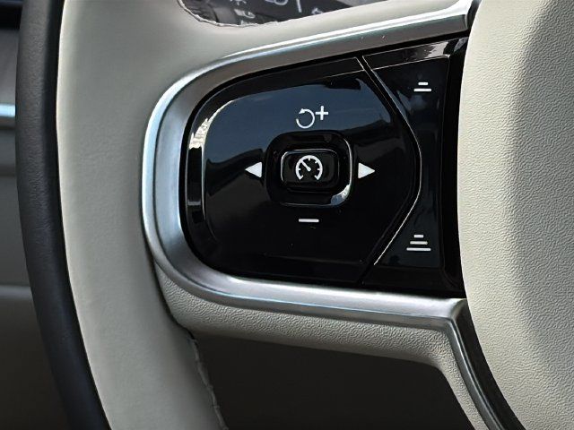 Used 2023 Volvo XC60 B5 Ultimate w/ Climate Package AWD/4WD image 31