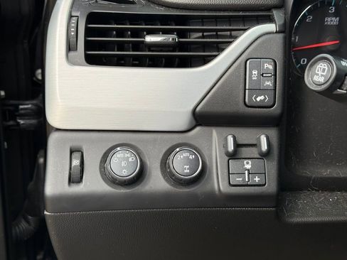 Used 2017 GMC Yukon SLT AWD/4WD image 18