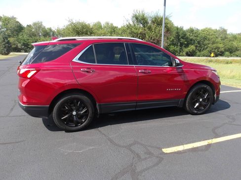 Used 2018 Chevrolet Equinox Premier FWD image 11