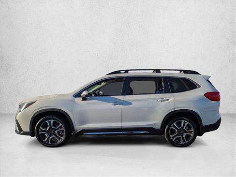 Used 2023 Subaru Ascent Limited image 9