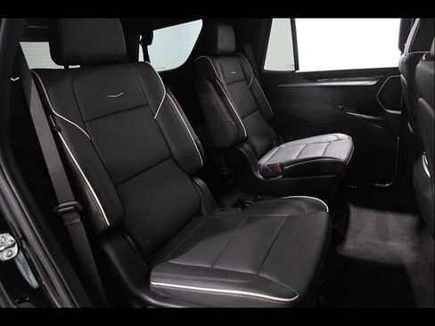 Used 2026 Cadillac Escalade Luxury AWD/4WD image 21