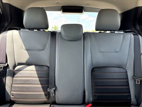 Used 2023 Nissan Kicks SR w/ SR Premium Package FWD image 4