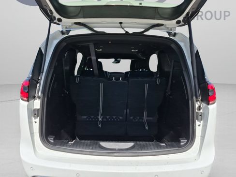 Used 2025 Chrysler Pacifica Select FWD image 27