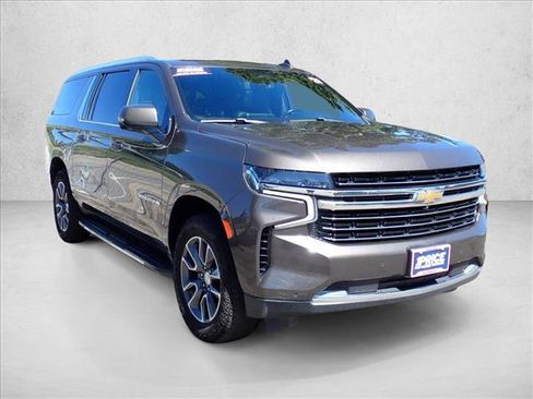 Used 2021 Chevrolet Suburban LT w/ LT Signature Package AWD/4WD image 6