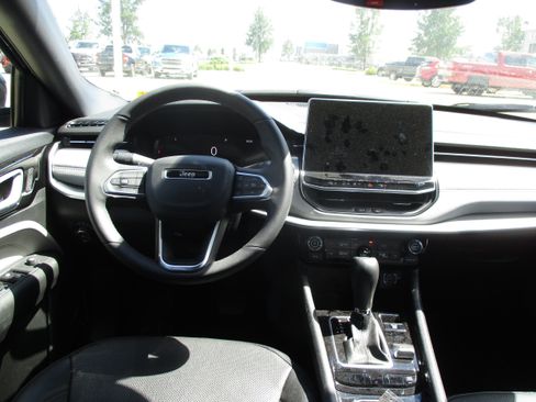 Used 2024 Jeep Compass Limited w/ Elite Group AWD/4WD image 9