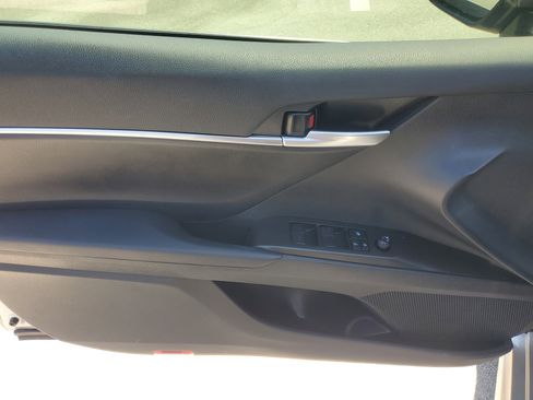 Used 2024 Toyota Camry SE image 18