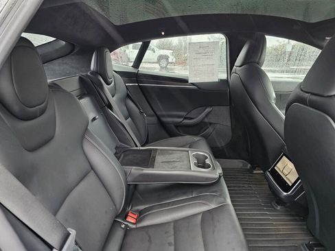 Used 2021 Tesla Model S Plaid image 15