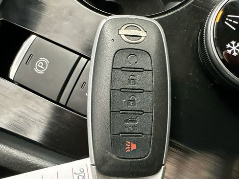 Used 2023 Nissan Rogue SV w/ SV Premium B Package image 17