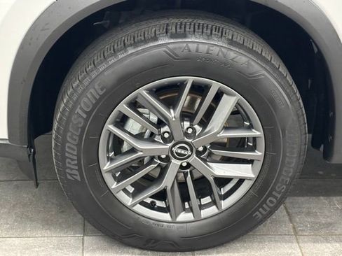 Used 2024 Nissan Rogue S FWD image 6
