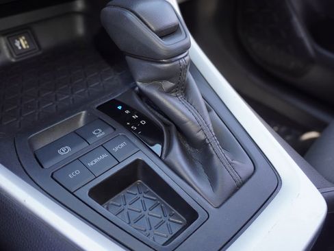 Certified 2024 Toyota RAV4 XLE FWD image 19