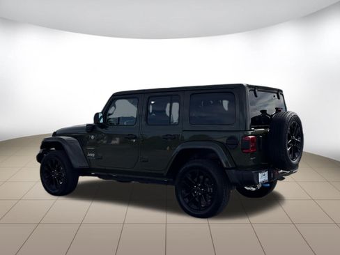 Used 2024 Jeep Wrangler Unlimited Sahara AWD/4WD image 5