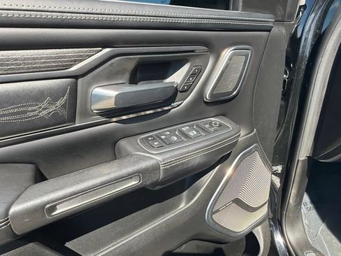 Used 2020 RAM 1500 Limited w/ Black Appearance Package AWD/4WD image 18