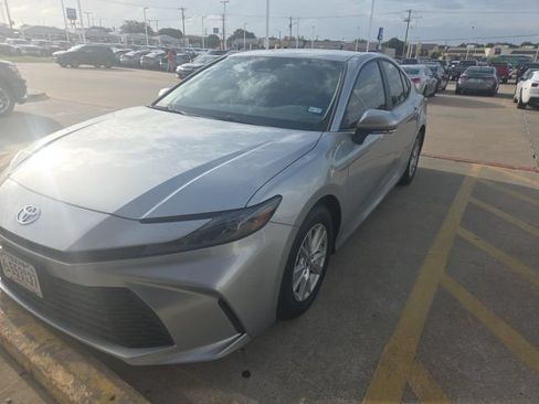 Used 2025 Toyota Camry LE w/ Convenience Package FWD image 3