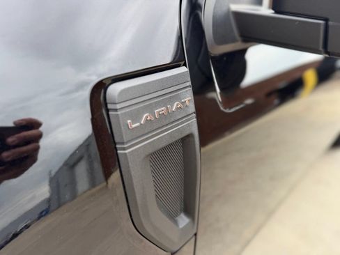 Used 2022 Ford Maverick Lariat FWD image 15