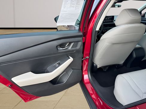 Used 2023 Honda Accord LX image 30