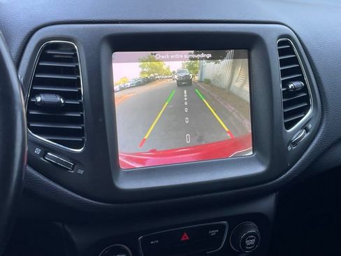 Used 2020 Jeep Compass Trailhawk AWD/4WD image 19
