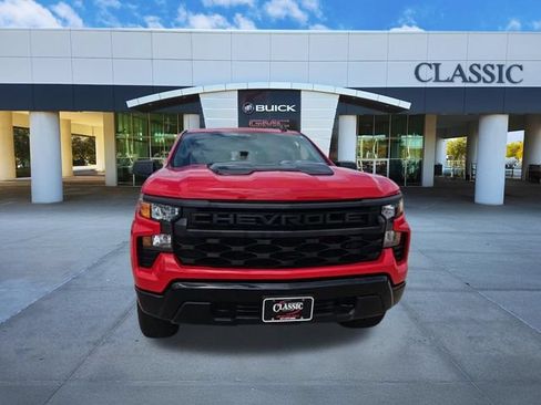 Used 2025 Chevrolet Silverado 1500 Custom Trail Boss w/ Turbomax Blackout Package AWD/4WD image 3
