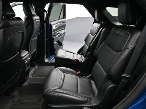 Used 2020 Ford Explorer ST w/ ST Street Pack image 23