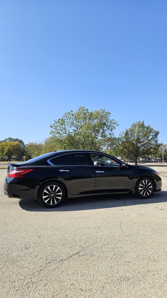Used 2016 Nissan Altima 2.5 SL w/ 2.5 Technology w/LED Package FWD image 3