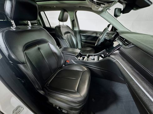 Used 2023 Jeep Grand Cherokee L Limited image 28