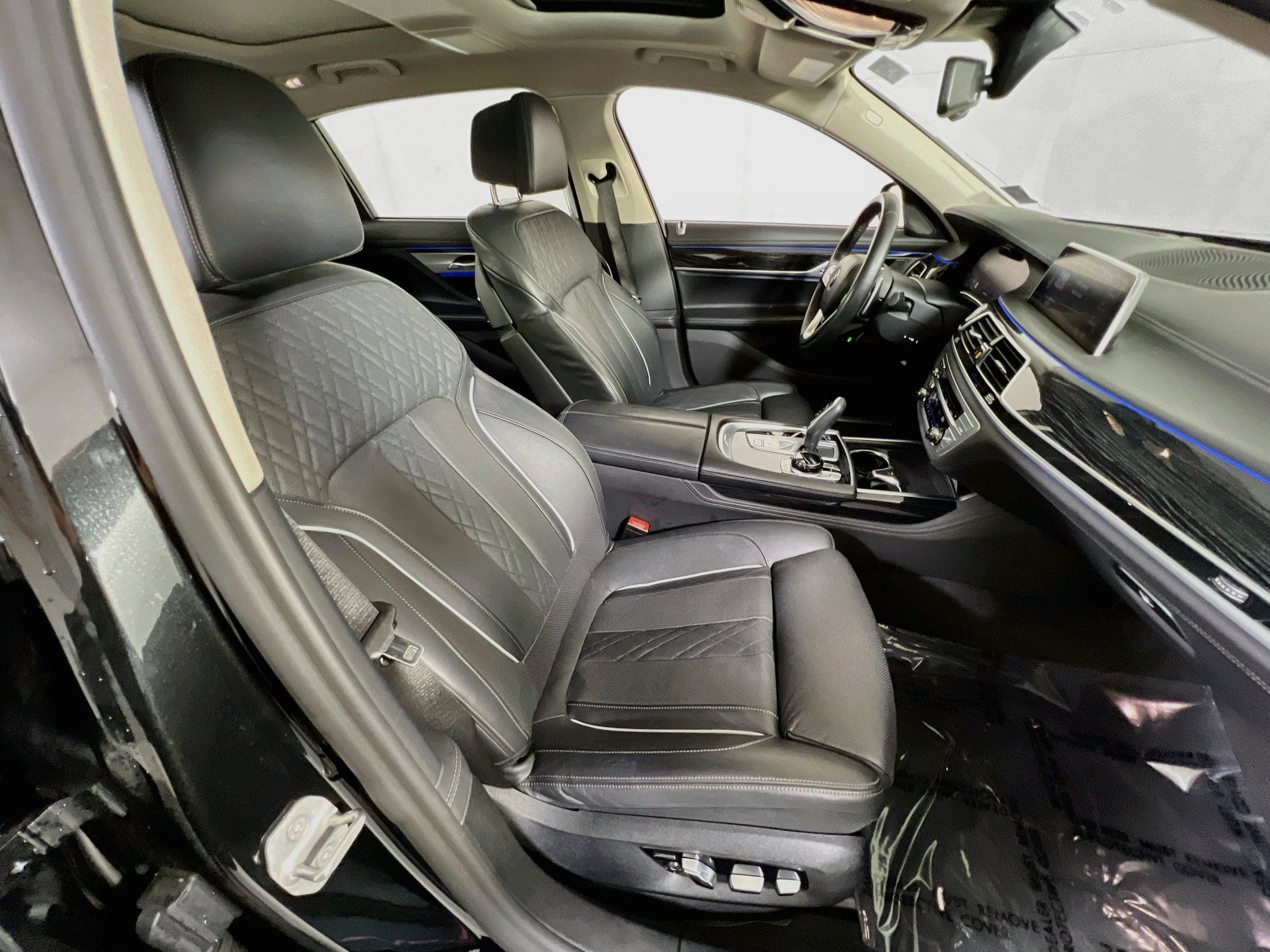 Used 2022 BMW 750i xDrive w/ Executive Package AWD/4WD image 30