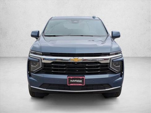 New 2026 Chevrolet Suburban LS image 2