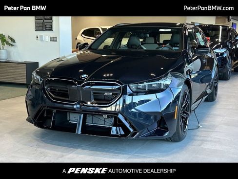 New 2027 BMW M5 Touring AWD/4WD image 1