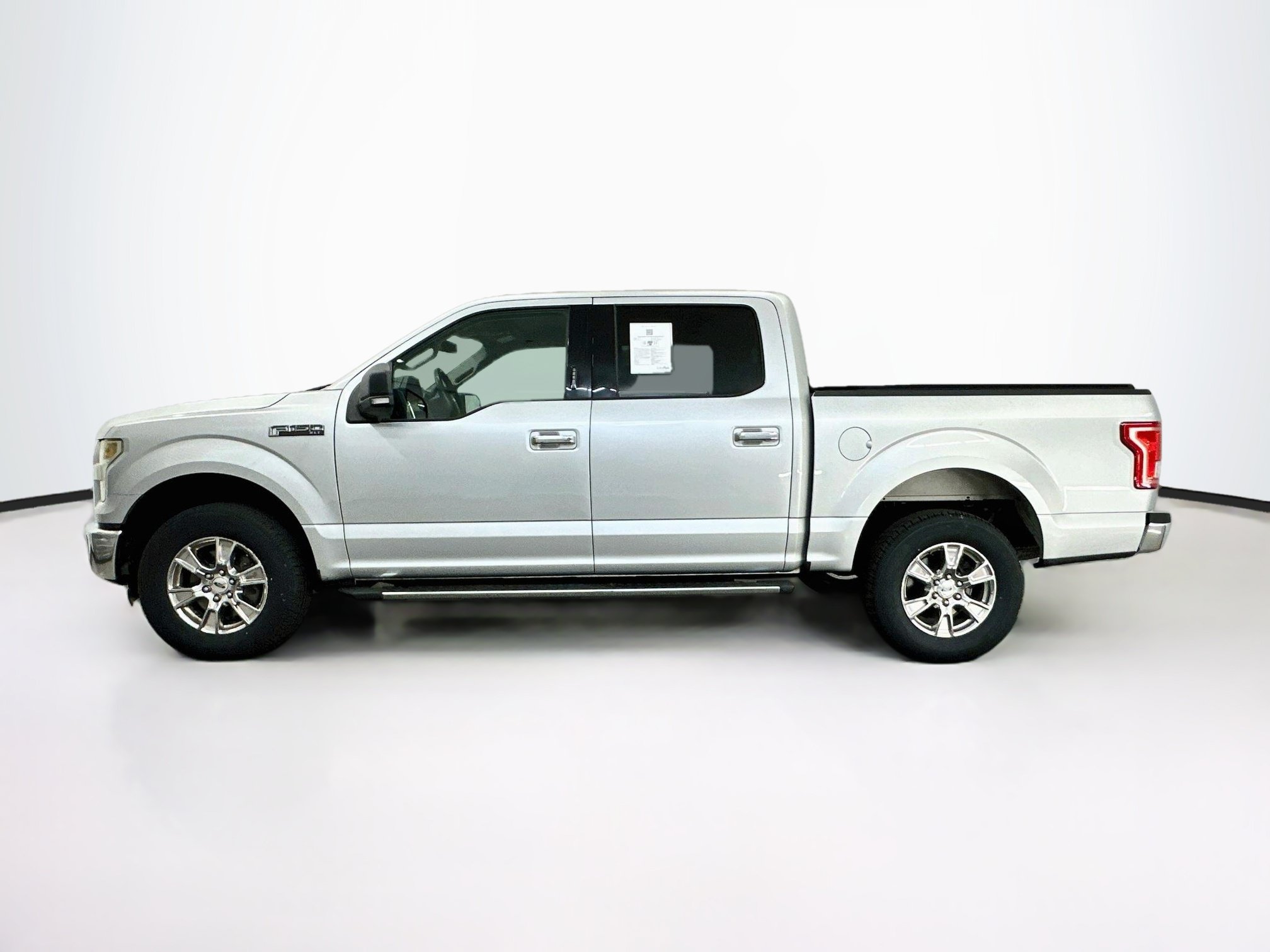 Used 2016 Ford F150 XLT w/ Equipment Group 302A Luxury AWD/4WD image 4