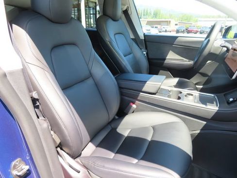 Used 2022 Tesla Model Y Long Range AWD/4WD image 31